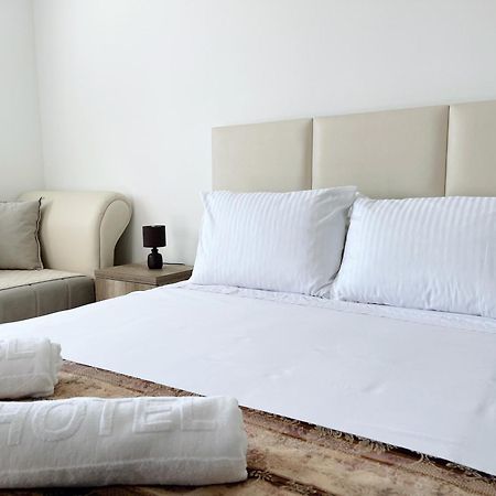 Guest House Koliqi - Hotel & Apartments Ulcinj Bagian luar foto