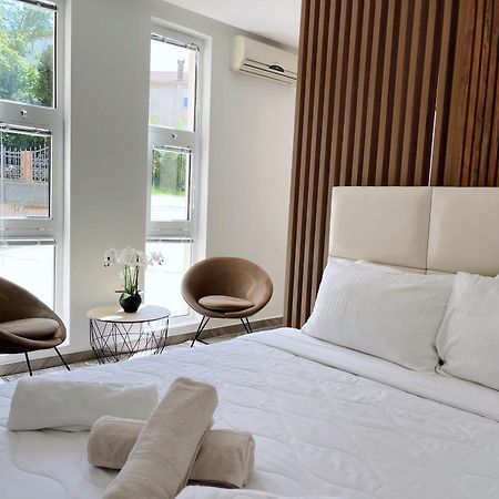 Guest House Koliqi - Hotel & Apartments Ulcinj Bagian luar foto