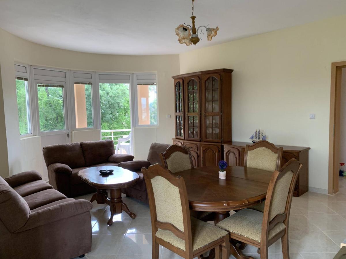 Guest House Koliqi - Hotel & Apartments Ulcinj Bagian luar foto