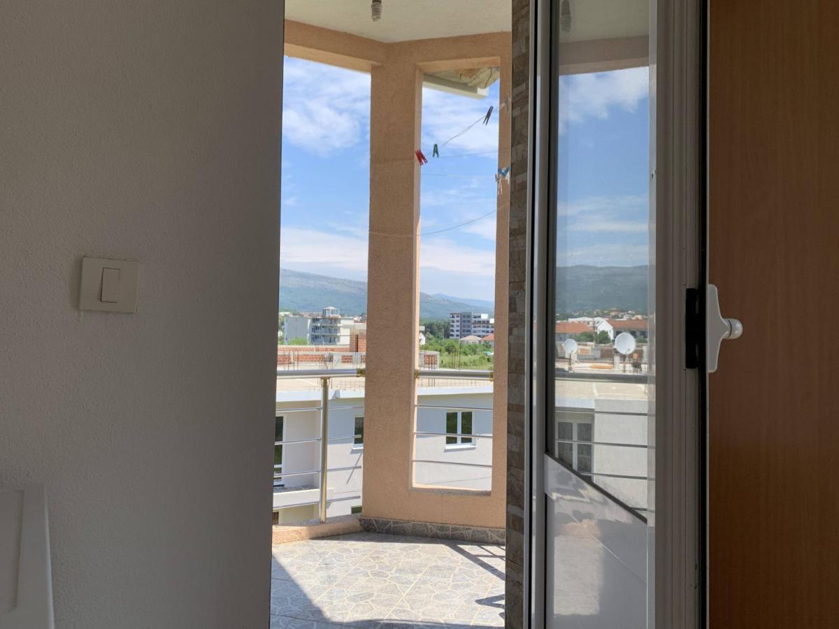 Guest House Koliqi - Hotel & Apartments Ulcinj Bagian luar foto