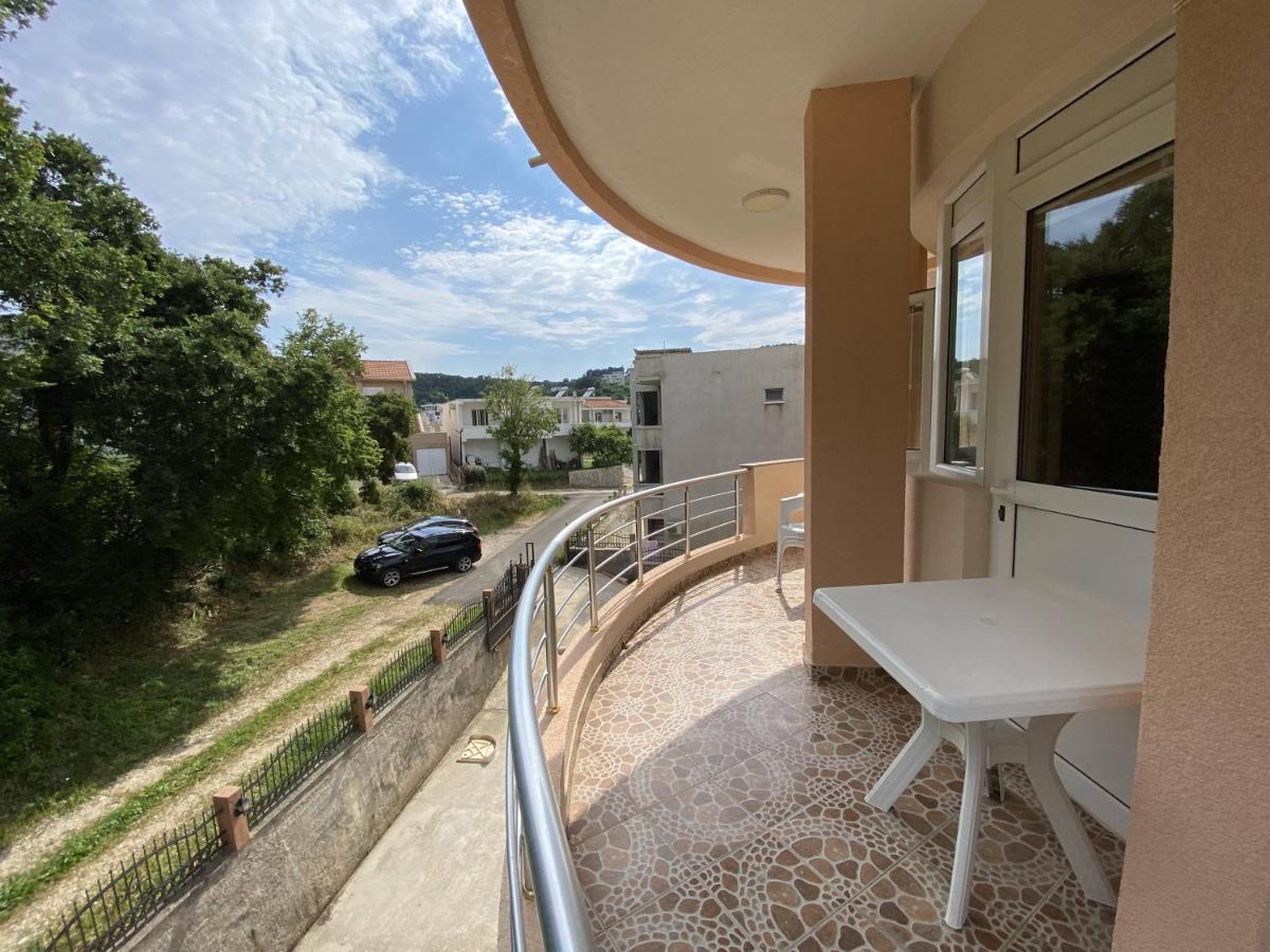 Guest House Koliqi - Hotel & Apartments Ulcinj Bagian luar foto