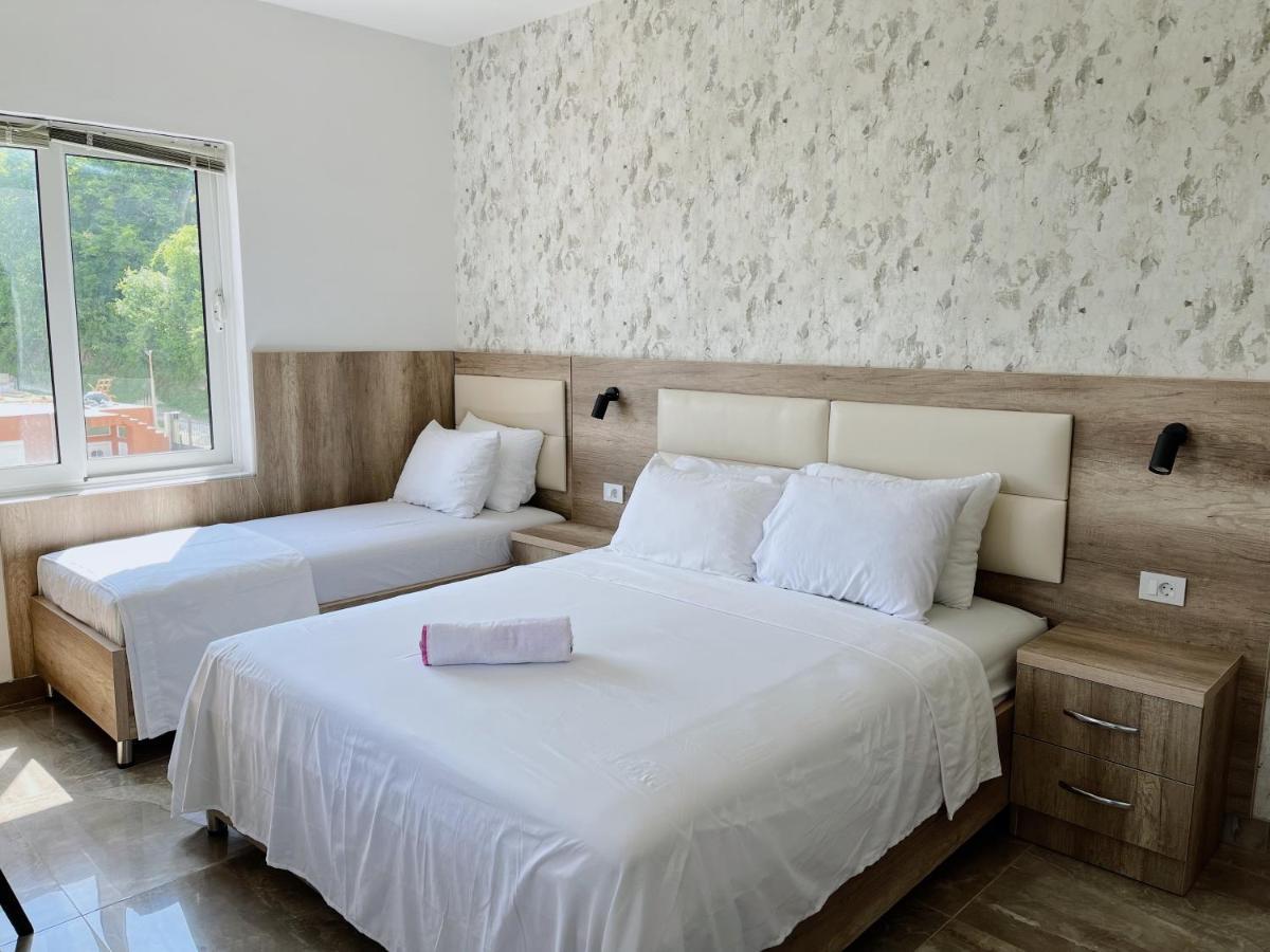 Guest House Koliqi - Hotel & Apartments Ulcinj Bagian luar foto