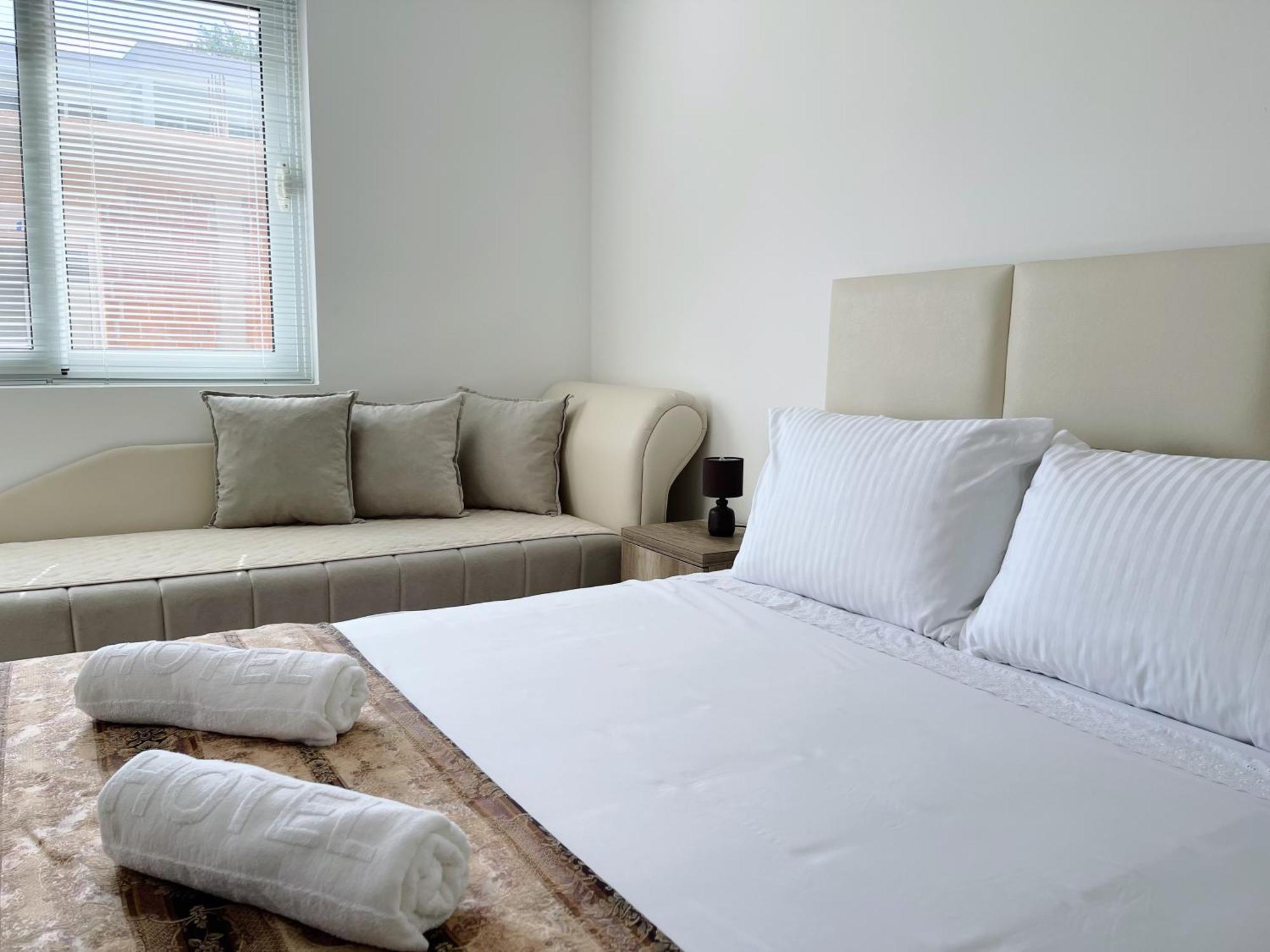 Guest House Koliqi - Hotel & Apartments Ulcinj Bagian luar foto