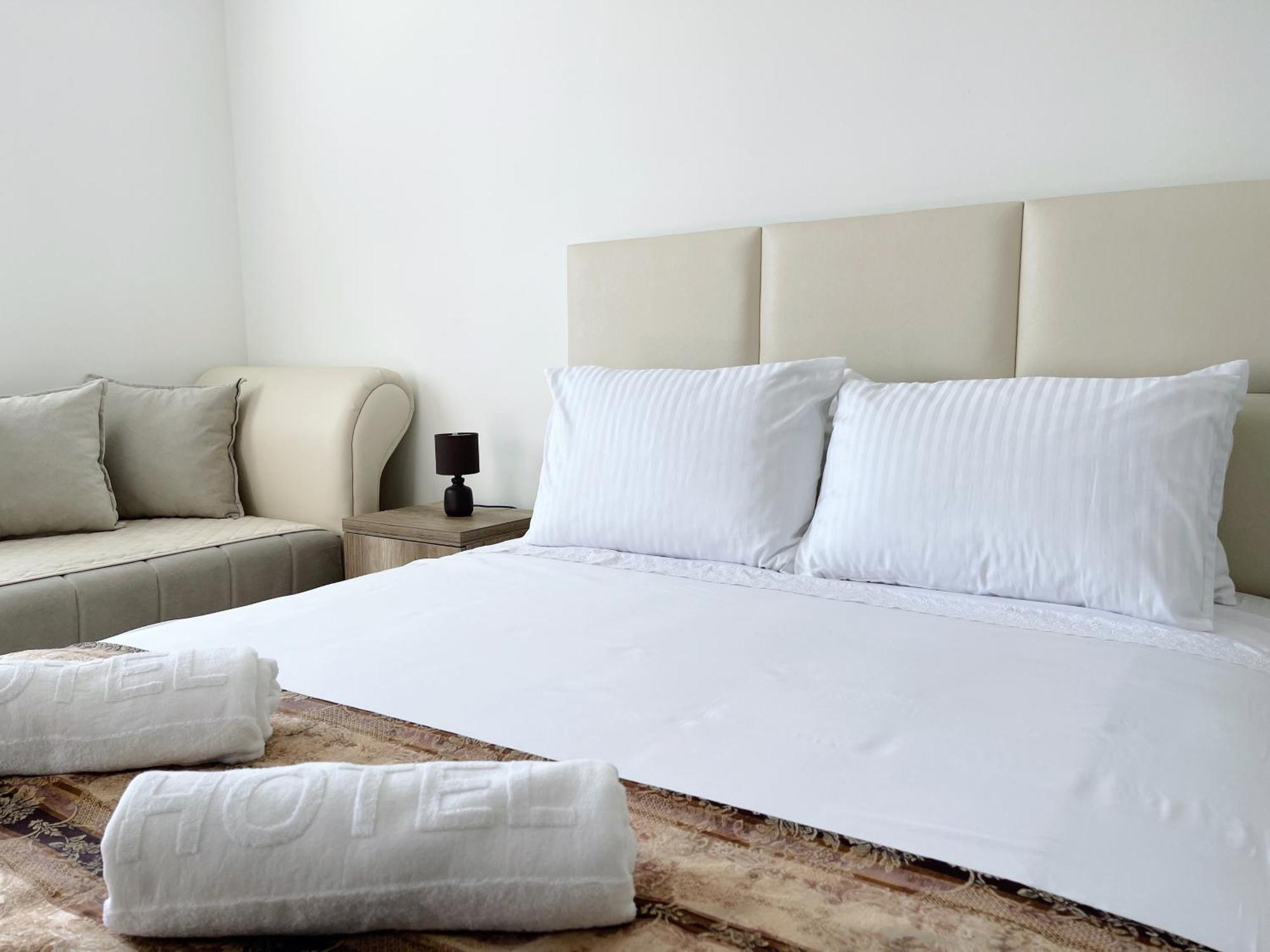 Guest House Koliqi - Hotel & Apartments Ulcinj Bagian luar foto