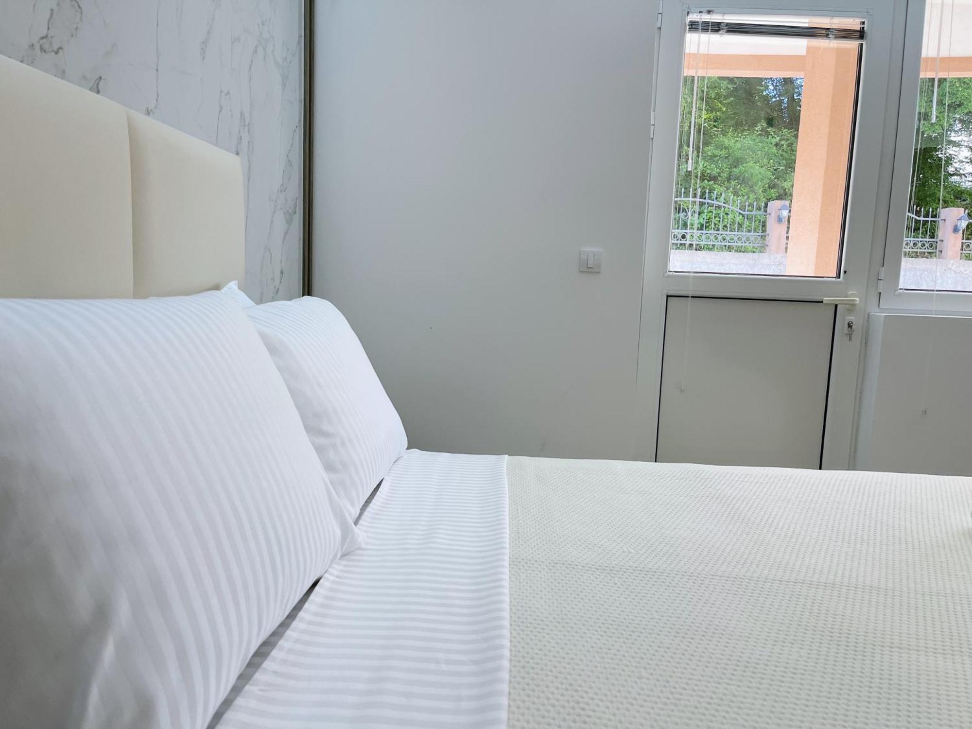 Guest House Koliqi - Hotel & Apartments Ulcinj Bagian luar foto