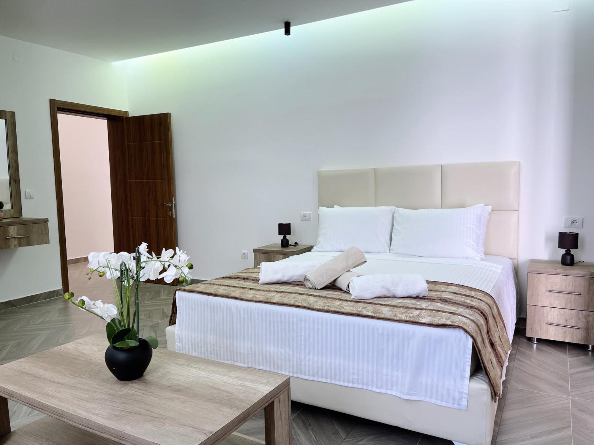 Guest House Koliqi - Hotel & Apartments Ulcinj Bagian luar foto