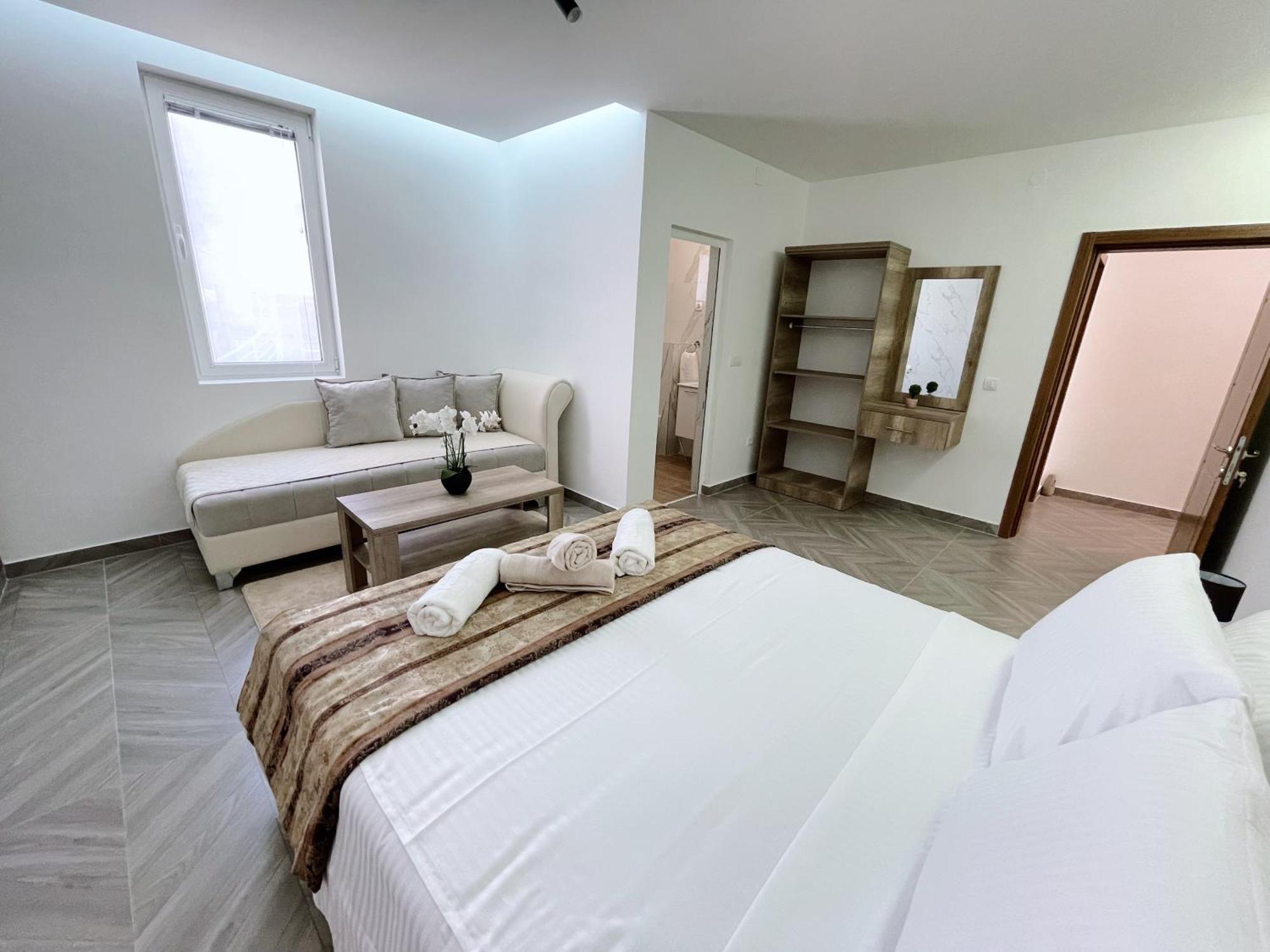 Guest House Koliqi - Hotel & Apartments Ulcinj Bagian luar foto