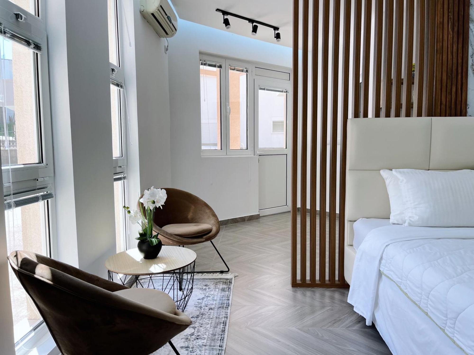 Guest House Koliqi - Hotel & Apartments Ulcinj Bagian luar foto